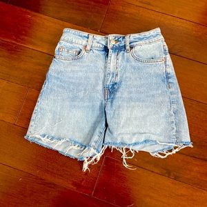 H&M women’s denim shorts